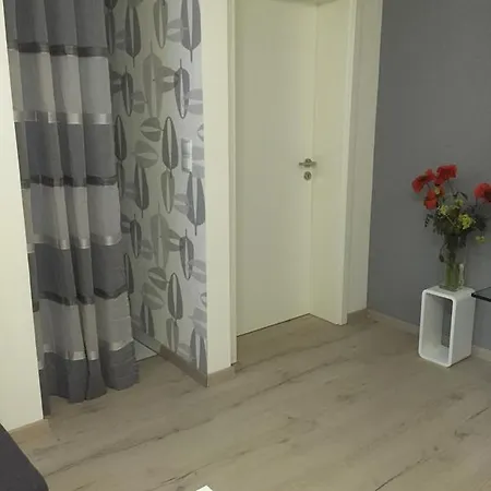 Ferienwohnung Voissel 아파트 바트노이에나르아르바일러